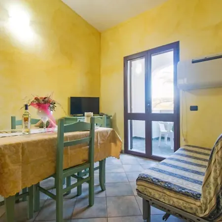 Lägenhet In Meernaehe Auf Sardinien